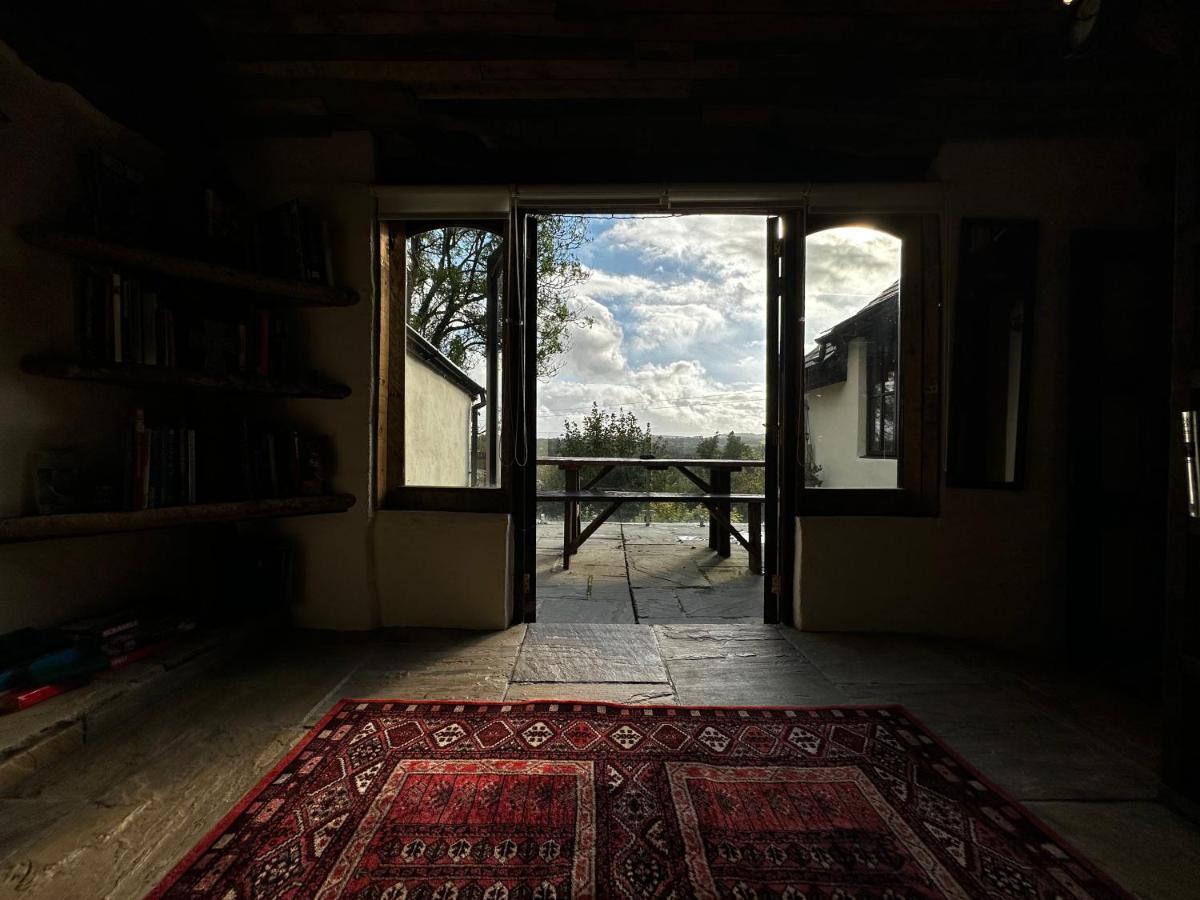 Coed Y Ddraig - Themed 3 Bedroom Cottage, With Bar & Pool Table Tregaron Buitenkant foto